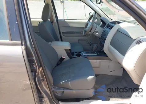 2012 Ford Escape Xls z USA, uszkodzony, nr VIN 1FMCU0C70CKC27722